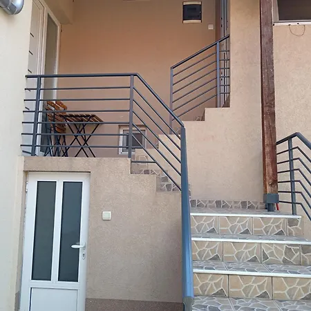 アパート Smestaj Golubica 5 *